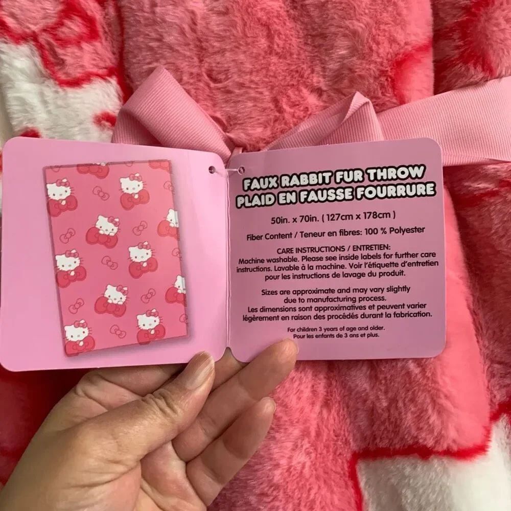 Hello Kitty faux rabbit fur Bow blanket large bows - Picture 4 of 11